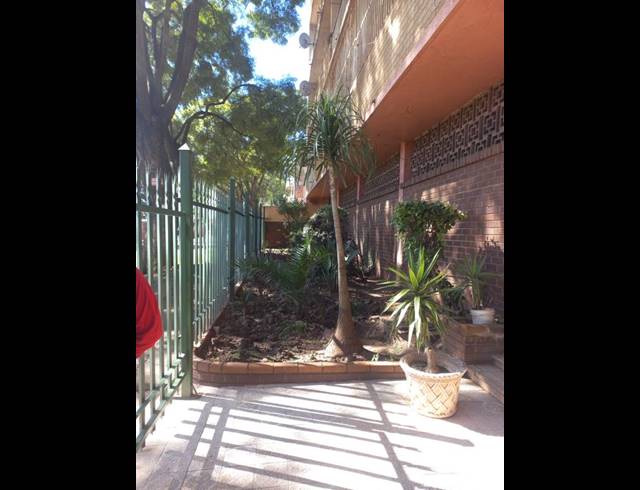 2 BEDROOM APARTMENT FOR SALE IN YEOVILLE